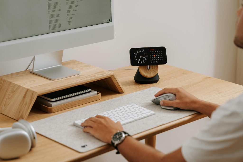 what to keep on your desk
